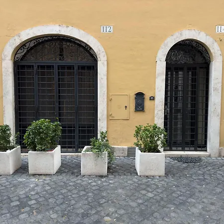 Via Giulia Charming Atelier Rome